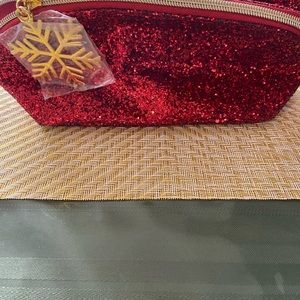 Women’s Unbranded Red Sequined with a Gold Snowflake Cosmetics Bag NWOT